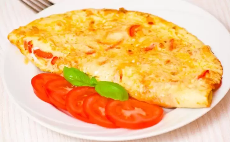 omelet with tomato for an egg diet