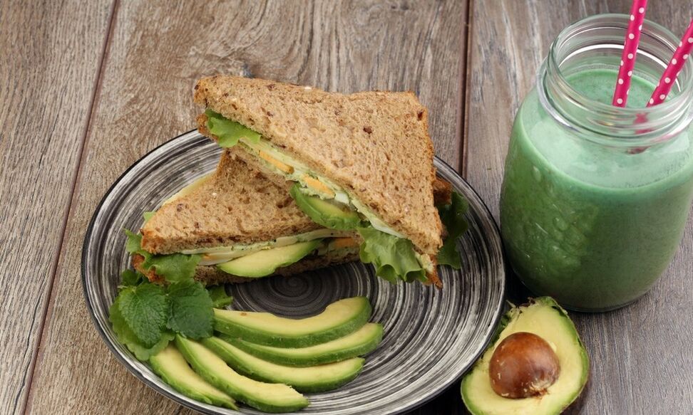 a dish with avocado to lose weight